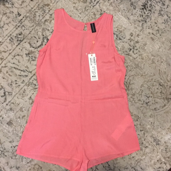 Romper - Picture 1 of 3